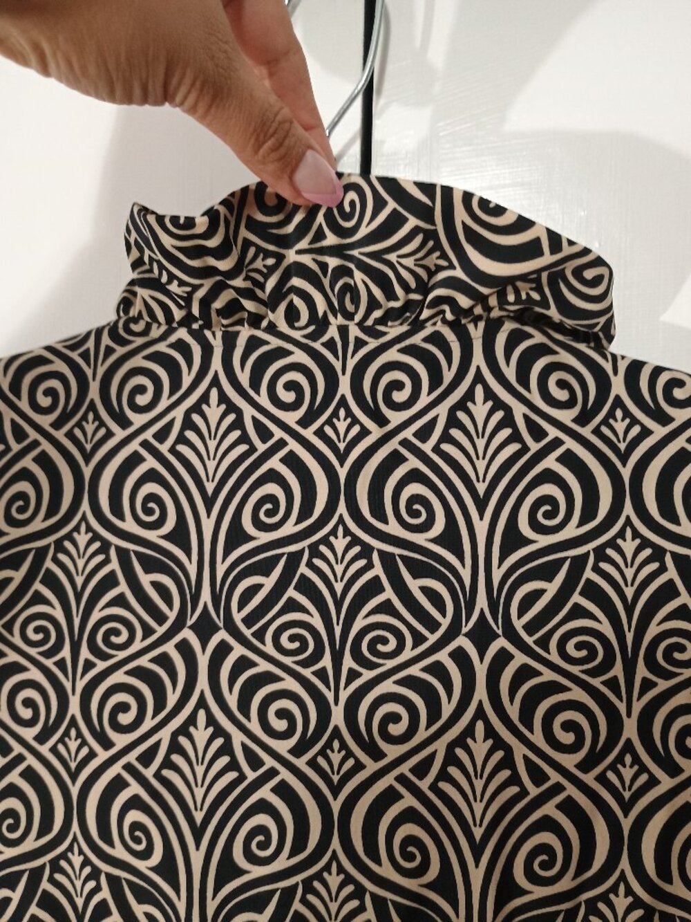 Southwind Apparel Black Tan Geometric Ruffle Neck Mini Dress w/ pockets - Picture 6 of 10